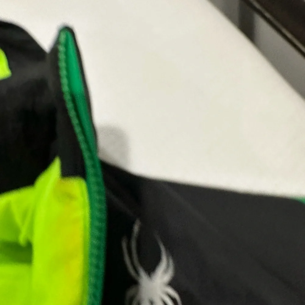 Spyder kids ski coat - Picture 2 of 6